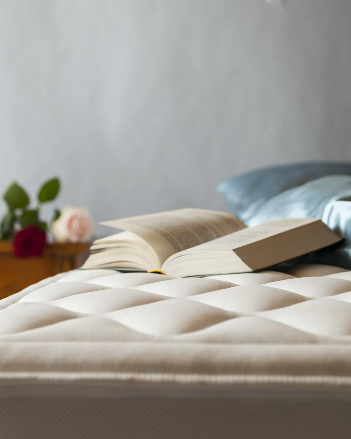 Offenes Buch als Einladung zur persönlichen Begegnung